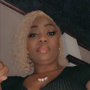 Meet your Posher, Catherine